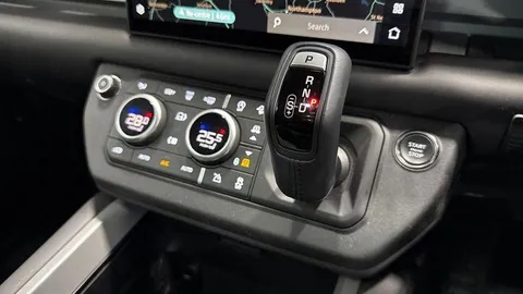 KK24LDY Land Rover Defender 90 3.0 D350 X 3dr Thumbnail #14