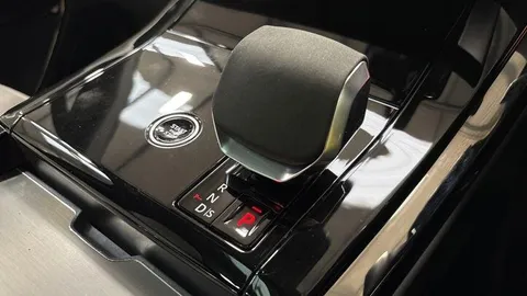 KW74WDX Land Rover Range Rover Sport 3.0 D300 Dynamic SE 5dr Thumbnail #14