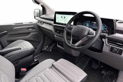 BT75EOG Volkswagen Transporter 2.0 TDI 150 Commerce Pro Van Auto Thumbnail #7