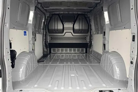BT75EOG Volkswagen Transporter 2.0 TDI 150 Commerce Pro Van Auto Thumbnail #10