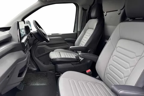 BT75EOG Volkswagen Transporter 2.0 TDI 150 Commerce Pro Van Auto Thumbnail #11