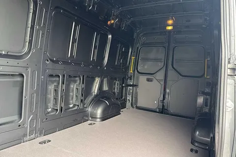 DC25CCE Volkswagen Crafter 2.0 TDI 140PS Commerce Plus High Roof Van Auto Thumbnail #15