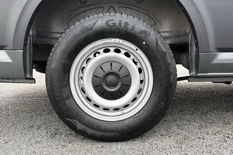 DC25CCE Volkswagen Crafter 2.0 TDI 140PS Commerce Plus High Roof Van Auto Thumbnail #23