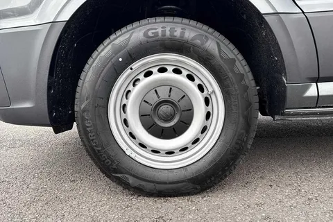 DC25CCE Volkswagen Crafter 2.0 TDI 140PS Commerce Plus High Roof Van Auto Thumbnail #25