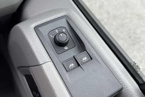 DC25CCE Volkswagen Crafter 2.0 TDI 140PS Commerce Plus High Roof Van Auto Thumbnail #42