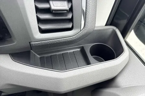 DC25CCE Volkswagen Crafter 2.0 TDI 140PS Commerce Plus High Roof Van Auto Thumbnail #43