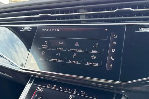  Audi SQ7 4.0 TFSI V8 Black Edition Tiptronic quattro Euro 6 (s/s) 5dr Thumbnail #45