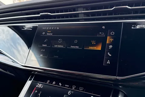  Audi SQ7 4.0 TFSI V8 Black Edition Tiptronic quattro Euro 6 (s/s) 5dr Thumbnail #46