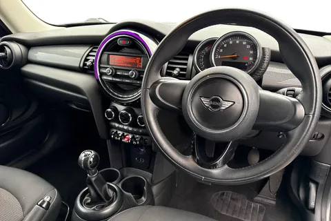 17 of 50 for Mini Hatch 1.5 Cooper Euro 6 (s/s) 3dr