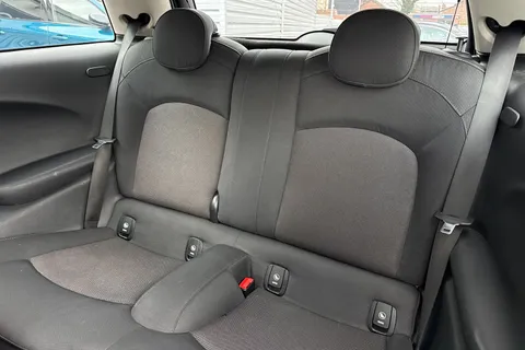 18 of 50 for Mini Hatch 1.5 Cooper Euro 6 (s/s) 3dr