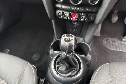 22 of 50 for Mini Hatch 1.5 Cooper Euro 6 (s/s) 3dr