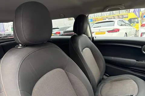 23 of 50 for Mini Hatch 1.5 Cooper Euro 6 (s/s) 3dr