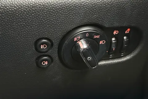 36 of 50 for Mini Hatch 1.5 Cooper Euro 6 (s/s) 3dr