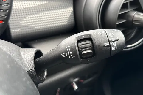 38 of 50 for Mini Hatch 1.5 Cooper Euro 6 (s/s) 3dr