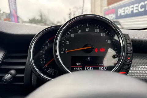 40 of 50 for Mini Hatch 1.5 Cooper Euro 6 (s/s) 3dr