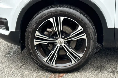 BD70JUO Volvo Xc40 2.0 B4P Inscription Pro 5dr Auto Thumbnail #16