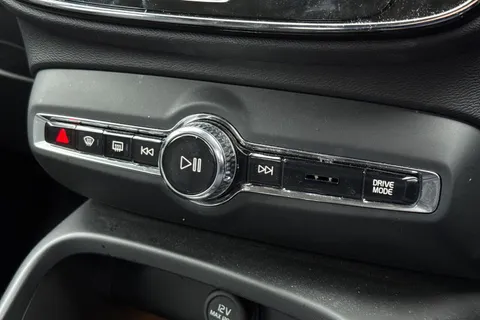 BD70JUO Volvo Xc40 2.0 B4P Inscription Pro 5dr Auto Thumbnail #43