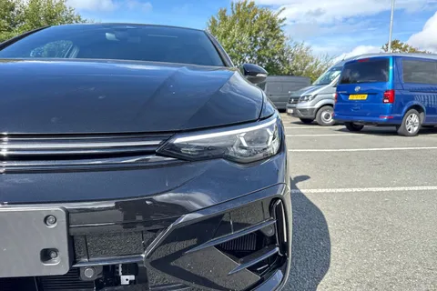  Volkswagen Golf 2.0 TSI R Black Edition DSG 4Motion Euro 6 (s/s) 5dr Thumbnail #24