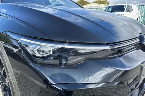  Volkswagen Golf 2.0 TSI R Black Edition DSG 4Motion Euro 6 (s/s) 5dr Thumbnail #25