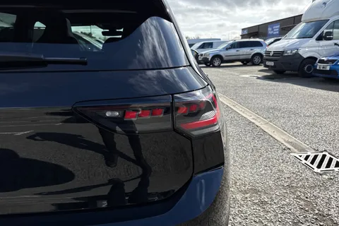  Volkswagen Golf 2.0 TSI R Black Edition DSG 4Motion Euro 6 (s/s) 5dr Thumbnail #29