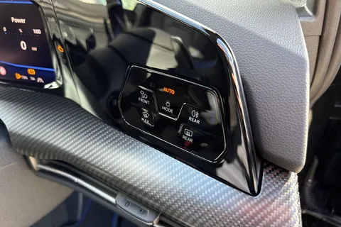  Volkswagen Golf 2.0 TSI R Black Edition DSG 4Motion Euro 6 (s/s) 5dr Thumbnail #40