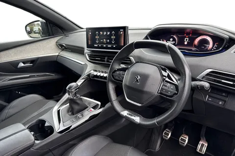 DF72OKU PEUGEOT 5008 1.5 BlueHDi GT Euro 6 (s/s) 5dr Thumbnail #15