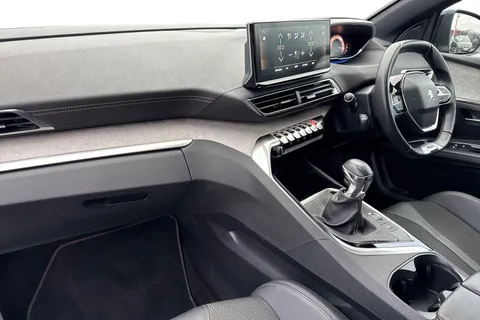 DF72OKU PEUGEOT 5008 1.5 BlueHDi GT Euro 6 (s/s) 5dr Thumbnail #16