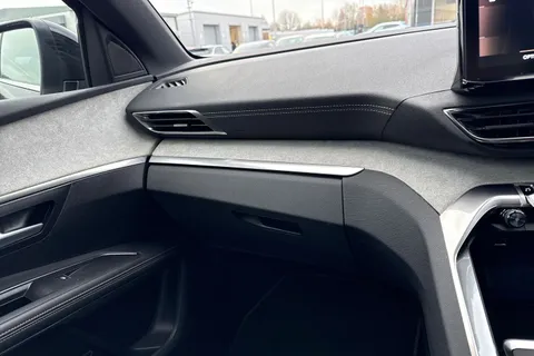 DF72OKU PEUGEOT 5008 1.5 BlueHDi GT Euro 6 (s/s) 5dr Thumbnail #21