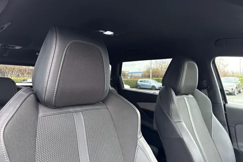 DF72OKU PEUGEOT 5008 1.5 BlueHDi GT Euro 6 (s/s) 5dr Thumbnail #25