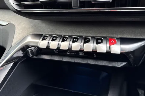 DF72OKU PEUGEOT 5008 1.5 BlueHDi GT Euro 6 (s/s) 5dr Thumbnail #56