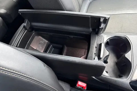 DF72OKU PEUGEOT 5008 1.5 BlueHDi GT Euro 6 (s/s) 5dr Thumbnail #60