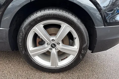 11 of 55 for Audi e-tron Technik 50 quattro 230,00 kW