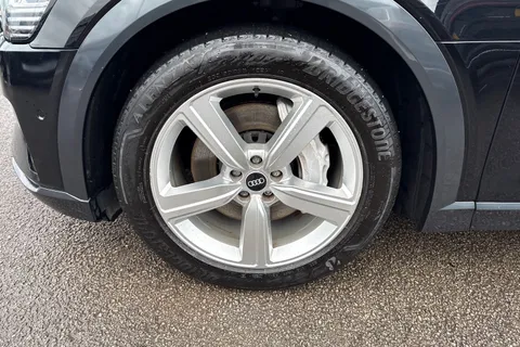 12 of 55 for Audi e-tron Technik 50 quattro 230,00 kW