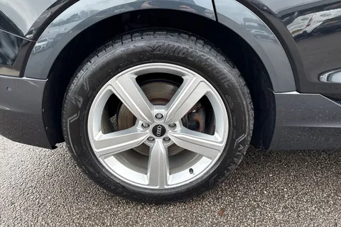 13 of 55 for Audi e-tron Technik 50 quattro 230,00 kW