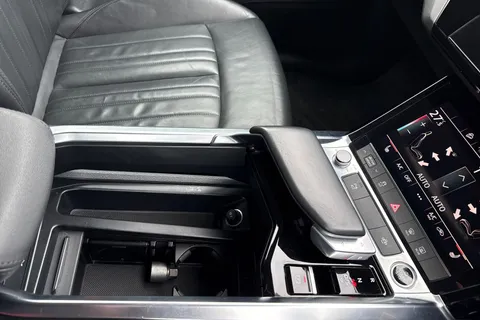 23 of 55 for Audi e-tron Technik 50 quattro 230,00 kW