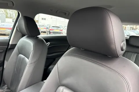 24 of 55 for Audi e-tron Technik 50 quattro 230,00 kW