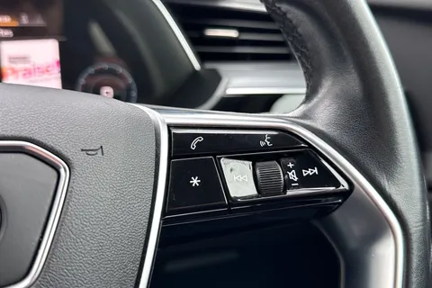 25 of 55 for Audi e-tron Technik 50 quattro 230,00 kW