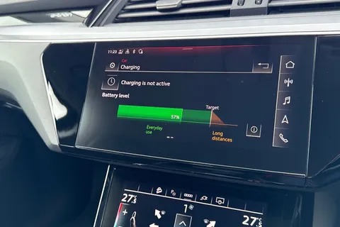 44 of 55 for Audi e-tron Technik 50 quattro 230,00 kW