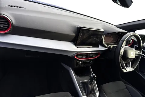 DA72EYL SEAT Arona 1.0 TSI FR Sport Euro 6 (s/s) 5dr Thumbnail #15