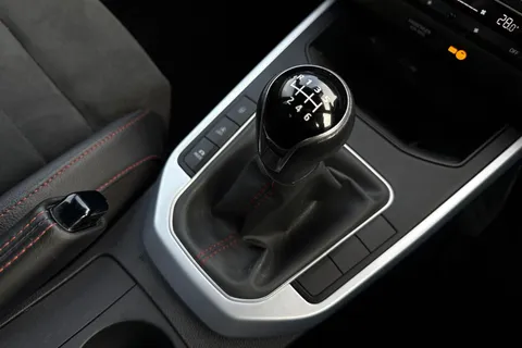 DA72EYL SEAT Arona 1.0 TSI FR Sport Euro 6 (s/s) 5dr Thumbnail #23