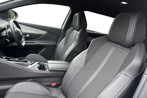 MT73CYL PEUGEOT 5008 1.2 PureTech GT EAT Euro 6 (s/s) 5dr Thumbnail #12