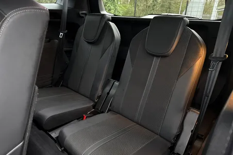 MT73CYL PEUGEOT 5008 1.2 PureTech GT EAT Euro 6 (s/s) 5dr Thumbnail #37