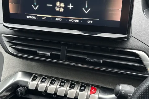 MT73CYL PEUGEOT 5008 1.2 PureTech GT EAT Euro 6 (s/s) 5dr Thumbnail #40