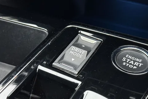 MT73CYL PEUGEOT 5008 1.2 PureTech GT EAT Euro 6 (s/s) 5dr Thumbnail #42