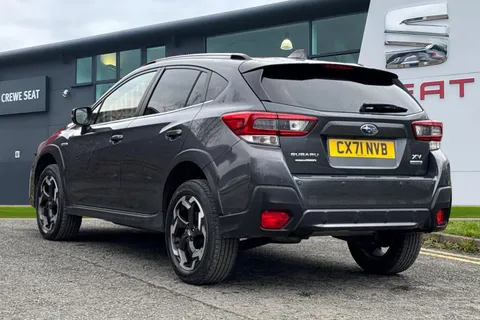 CX71NVB Subaru Xv 2.0 i e-Boxer SE Lineartronic 4WD Euro 6 (s/s) 5dr Thumbnail #3