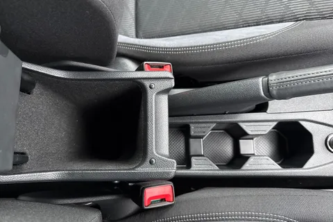 YV23AAZ Volkswagen Taigo 1.5 TSI R-Line DSG Euro 6 (s/s) 5dr Thumbnail #51