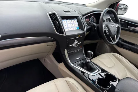 MV67MMO Ford Edge 2.0 TDCi Titanium AWD Euro 6 (s/s) 5dr Thumbnail #9