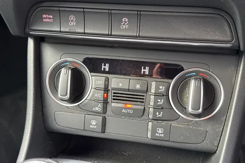 YF18OUL Audi Q3 1.4 TFSI CoD Sport Euro 6 (s/s) 5dr Thumbnail #23