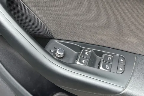 YF18OUL Audi Q3 1.4 TFSI CoD Sport Euro 6 (s/s) 5dr Thumbnail #40