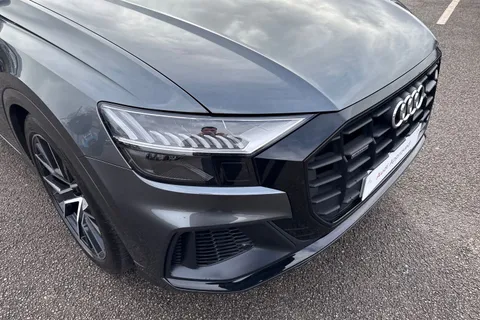 9 of 56 for Audi Q8 Black Edition 55 TFSI quattro 340 PS tiptronic